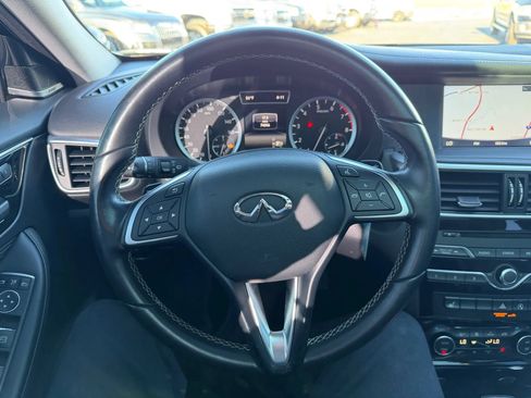 Used 2018 INFINITI QX30 Premium w/ Navigation Package AWD/4WD image 24