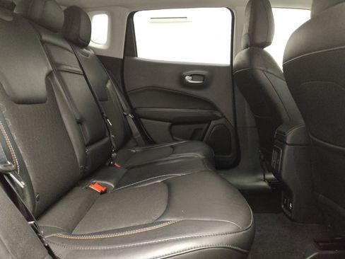 Used 2018 Jeep Compass Latitude w/ Popular Equipment Group AWD/4WD image 21