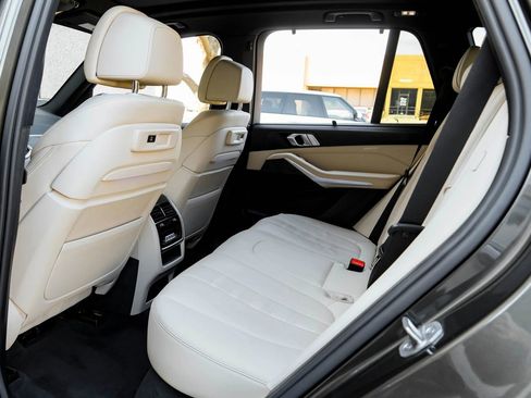 Used 2022 BMW X5 xDrive40i w/ M Sport Package image 51