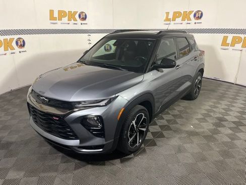 Used 2021 Chevrolet TrailBlazer RS w/ Sun and Liftgate Package FWD image 7