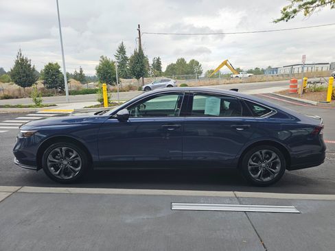 Used 2023 Honda Accord EX image 4
