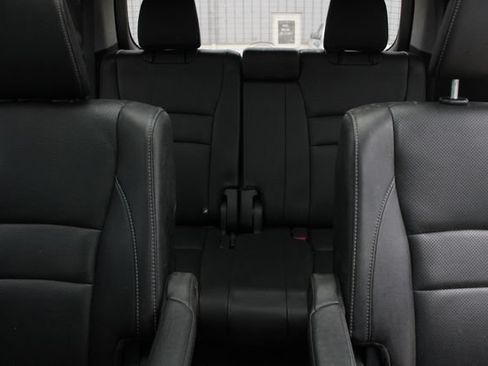 Used 2016 Honda Pilot Elite image 24