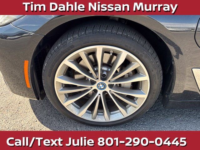 Used 2023 BMW 530e xDrive w/ Convenience Package AWD/4WD image 16