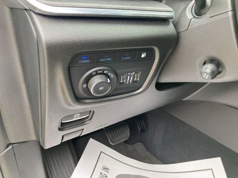 Certified 2022 Jeep Grand Cherokee Overland w/ Advanced Protech Group III AWD/4WD image 24