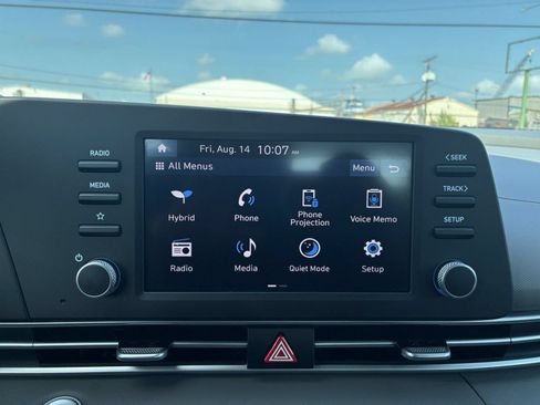 Used 2026 Hyundai Elantra Hybrid FWD image 16