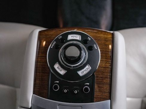 Used 2011 Rolls-Royce Ghost image 49