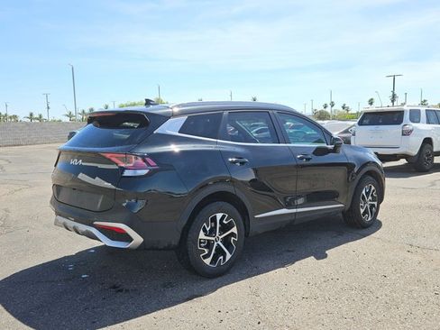 Used 2023 Kia Sportage EX image 4