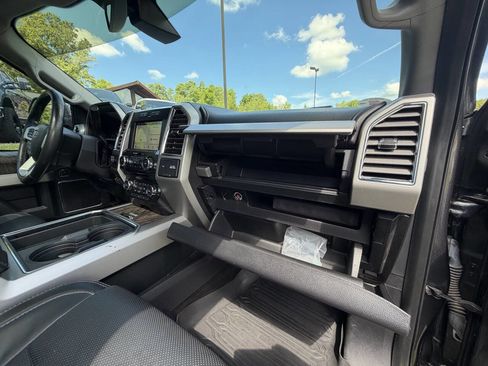 Used 2017 Ford F250 Lariat w/ Lariat Ultimate Package AWD/4WD image 37