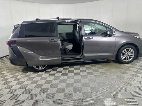 Used 2023 Toyota Sienna Limited AWD/4WD image 25