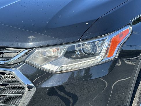 Used 2019 Chevrolet Traverse LT FWD image 11