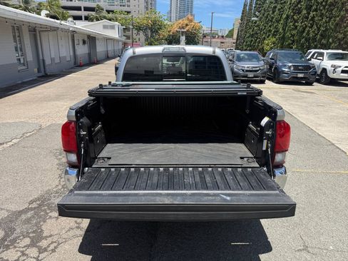 Used 2018 Toyota Tacoma 2WD Double Cab image 25