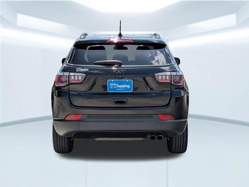 Used 2022 Jeep Compass Latitude FWD image 5