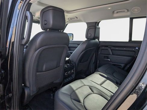 Used 2025 Land Rover Defender 130 S image 10