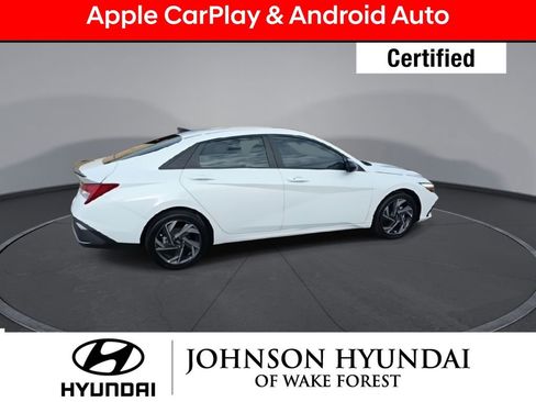 Certified 2025 Hyundai Elantra SEL image 9