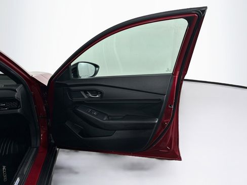 Used 2023 Honda Accord Sport image 30