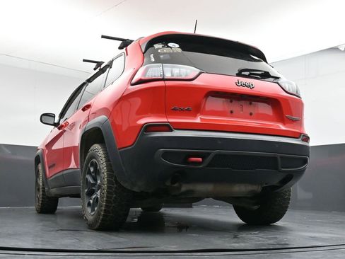 Used 2019 Jeep Cherokee Trailhawk w/ Cold Weather Group image 21