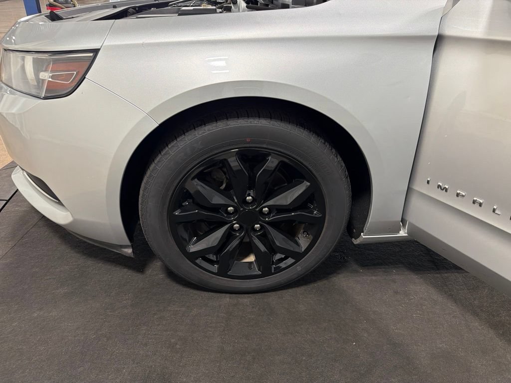Used 2016 Chevrolet Impala LT FWD image 35