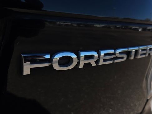 Used 2018 Subaru Forester 2.5i Premium w/ All-Weather Package image 16