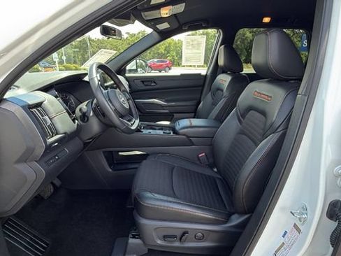 Used 2024 Nissan Pathfinder Rock Creek AWD/4WD image 32
