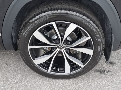 New 2026 Volkswagen Atlas Cross Sport SEL Premium R-Line AWD/4WD image 32