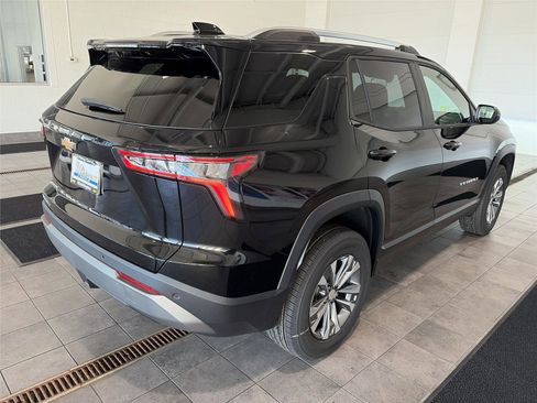 New 2026 Chevrolet Equinox LT w/ Convenience Package II FWD image 3