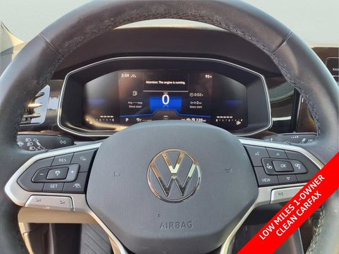 Used 2025 Volkswagen Jetta SE w/ Sunroof Package FWD image 17