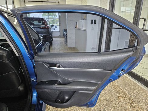 Used 2018 Toyota Camry XSE FWD image 14