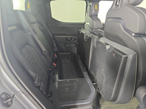 Used 2022 Rivian R1T Adventure image 24