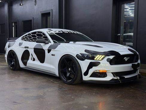Used 2017 Ford Mustang GT w/ GT Performance Package RWD image 11
