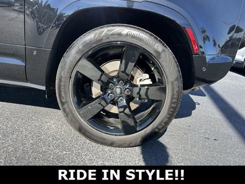 Used 2024 Land Rover Defender 90 X-Dynamic SE image 10