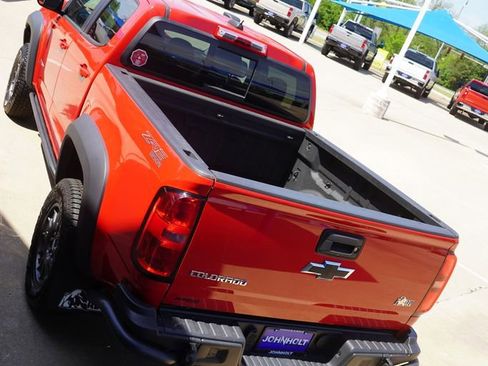 Used 2019 Chevrolet Colorado ZR2 w/ Colorado ZR2 Bison Edition AWD/4WD image 16