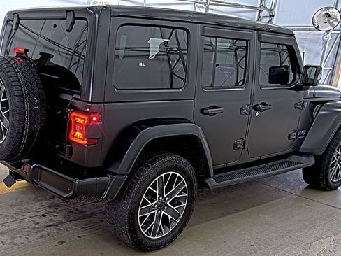 Used 2024 Jeep Wrangler High Altitude AWD/4WD image 2