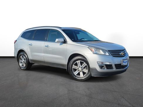 Used 2017 Chevrolet Traverse LT image 1