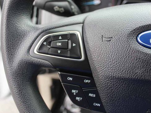 Used 2015 Ford Focus SE FWD image 17