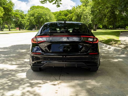 Used 2025 Honda Civic Sport image 8