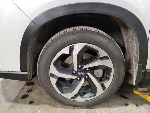 Used 2024 Subaru Forester Touring image 8