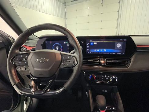 Used 2024 Chevrolet TrailBlazer RS w/ Driver Confidence Package image 39