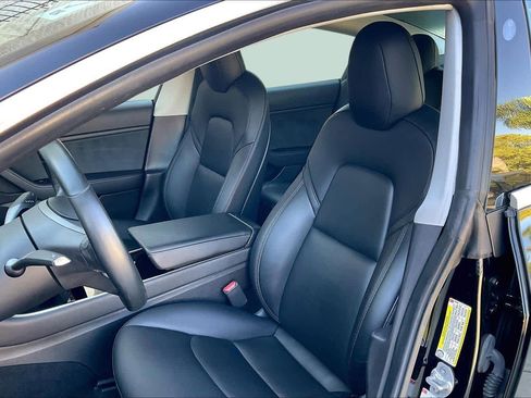 Used 2018 Tesla Model 3 Mid Range image 7