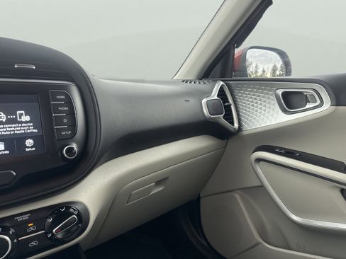 Used 2020 Kia Soul LX FWD image 25