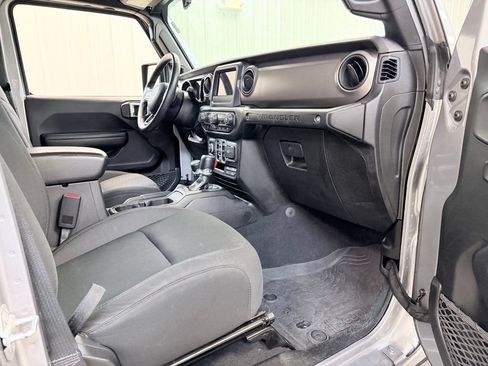 Used 2018 Jeep Wrangler Unlimited Sport S AWD/4WD image 29