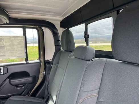 New 2026 Jeep Gladiator Sport image 17