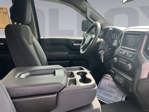 Used 2021 Chevrolet Silverado 2500 Custom w/ Custom Value Package image 17