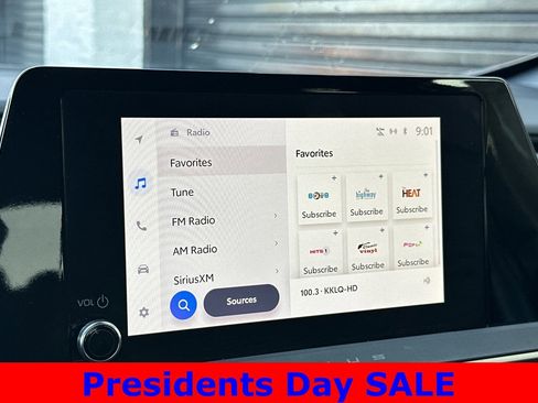 Used 2023 Toyota Prius Prime SE image 19