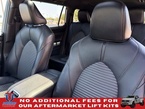 Used 2021 Toyota Highlander XSE AWD/4WD image 18