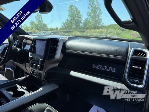 Used 2019 RAM 2500 Laramie w/ Black Appearance Package AWD/4WD image 47