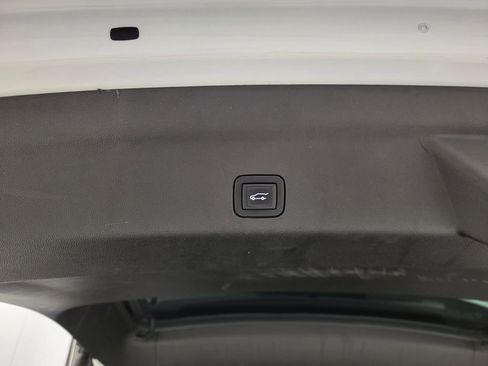 Used 2021 Chevrolet Tahoe Z71 AWD/4WD image 2