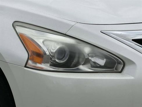 Used 2014 Nissan Altima 2.5 S w/ Display Audio Package image 7