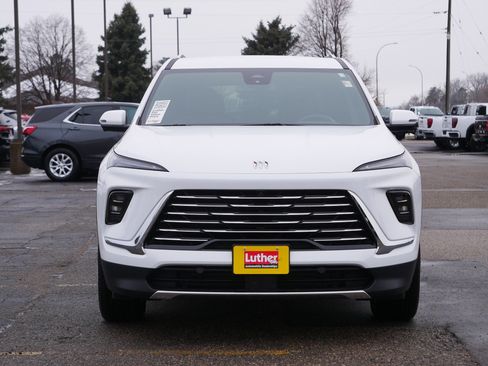 Used 2025 Buick Enclave Preferred image 2