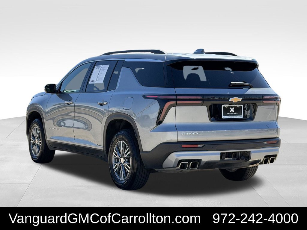 Used 2025 Chevrolet Traverse LT FWD image 6