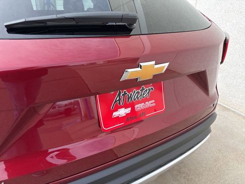 Used 2025 Chevrolet Trax LT image 24